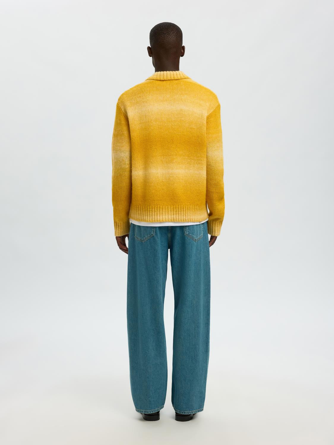 model_shot-back